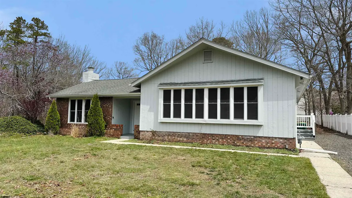 301 S Cambridge Ct, Galloway, NJ 08205 - Image #1