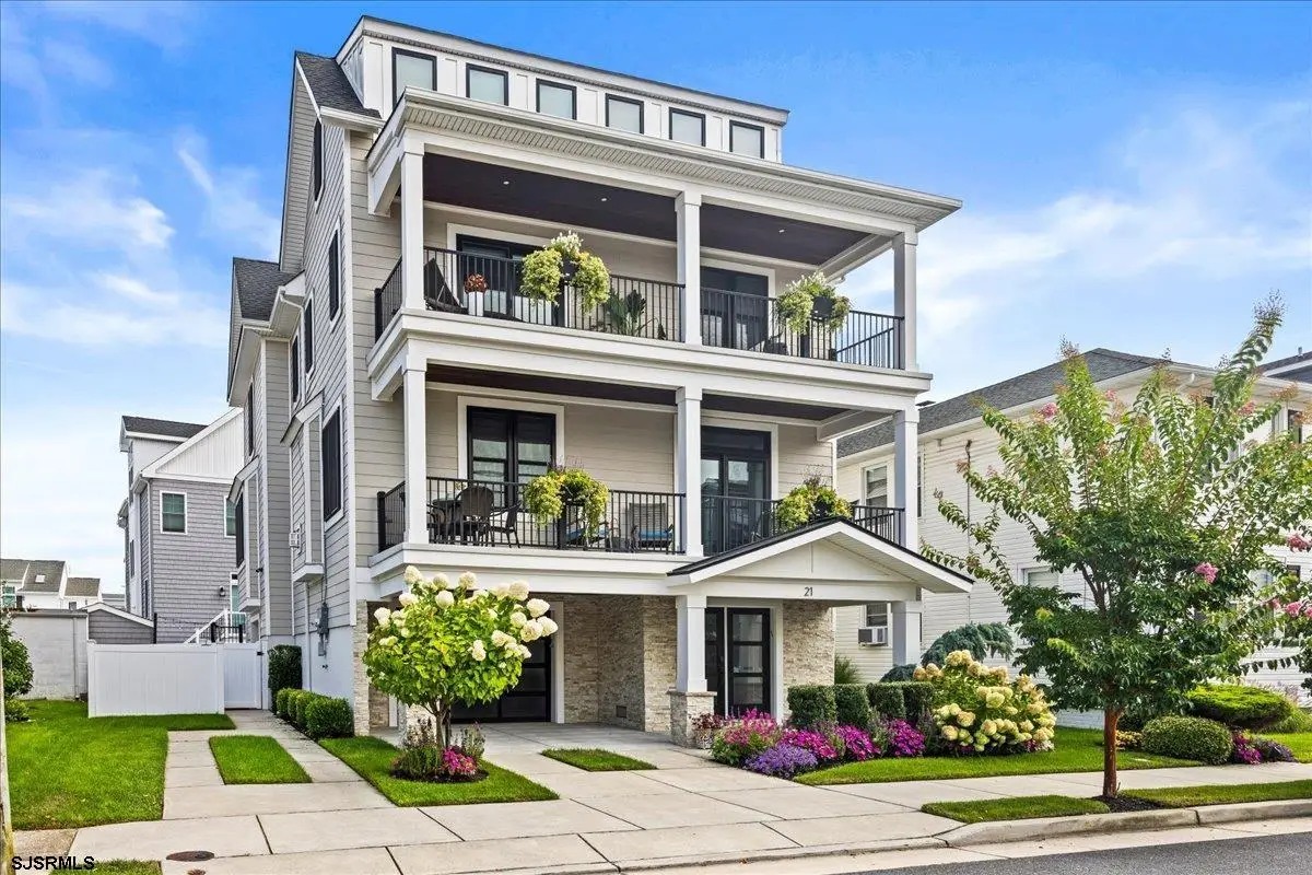 21 N Douglas Ave, Margate City, NJ 08402 - #1