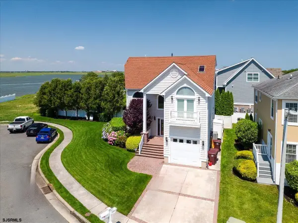 908 N Burghley Ave, Ventnor, NJ 08406