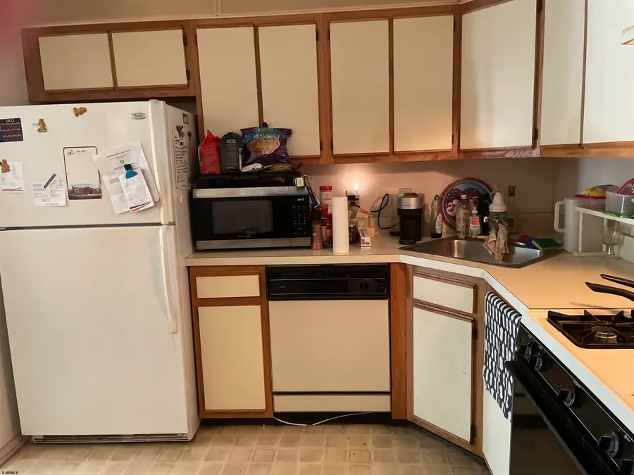 52 Navajo Ct #C1, Absecon, NJ 08205 - Image #2