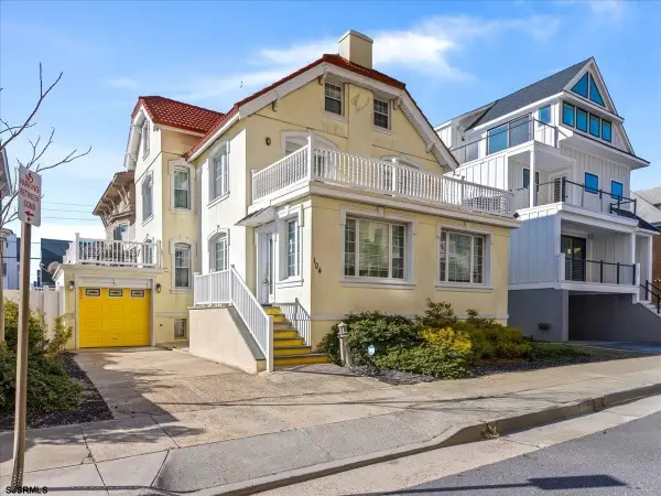 104 S Oakland Ave, Ventnor, NJ 08406