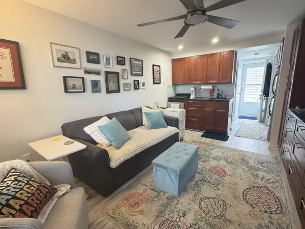 9201 Atlantic Ave Ave #18, Margate, NJ 08402