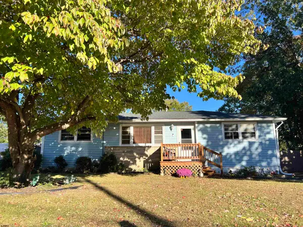 102 Seagull Dr, Egg Harbor Township, NJ 08234