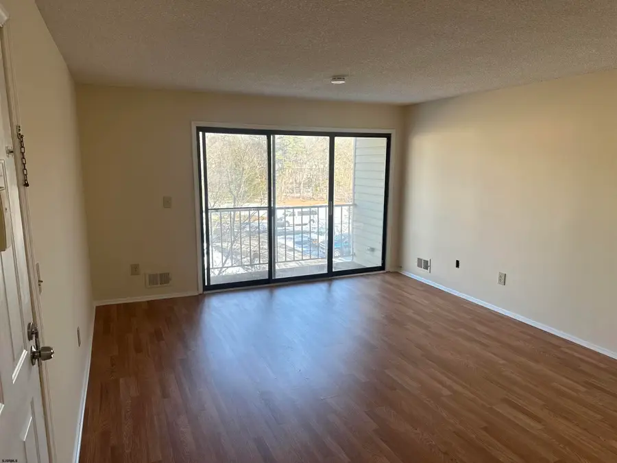 203 Colonial Ct #203, Smithville, NJ 08205 - Image #2