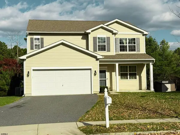111 Crystal Lake Dr, Egg Harbor Township, NJ 08234-8705