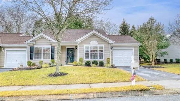 670 E Chancery Ln, Smithville, NJ 08205