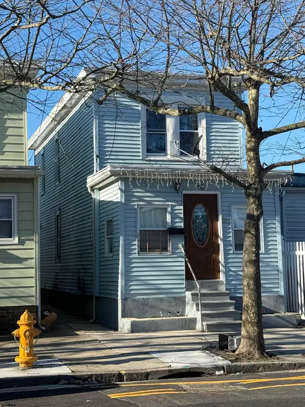 122 N Iowa Ave, Atlantic City, NJ 08401