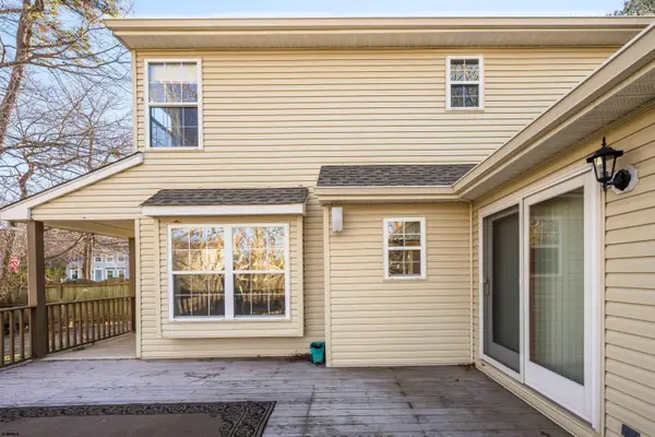 105 Shady Oak Dr, Egg Harbor Township, NJ 08234