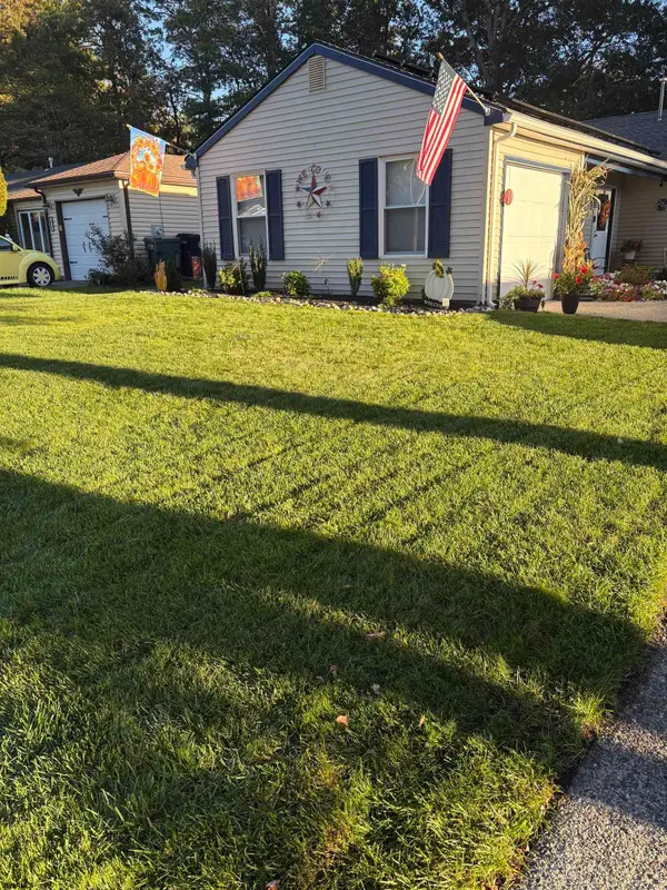 227 Valley Forge Dr, Tuckerton Borough, NJ 08087