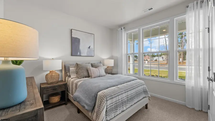 240 Huntington Dr Dr, Egg Harbor Township, NJ 08234 - Image #2