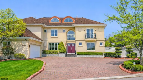 116 Country Club Dr, Linwood, NJ 08221