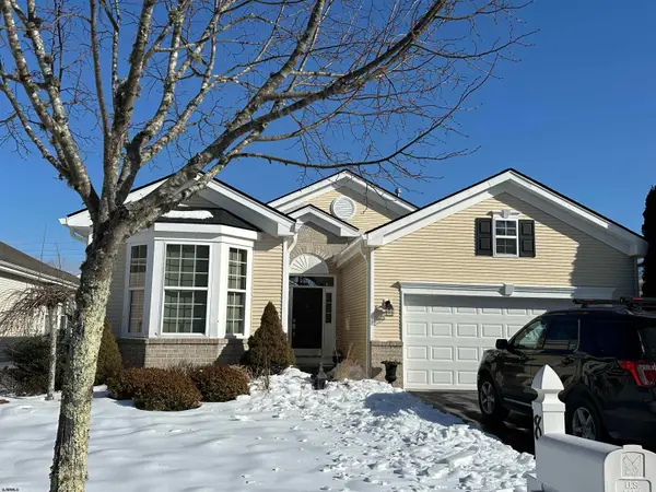 8 Highbury Ct, Galloway Township, NJ 08205