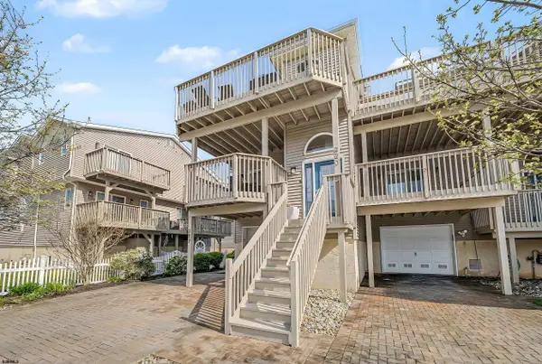 223 N Coolidge Ave, Margate, NJ 08402