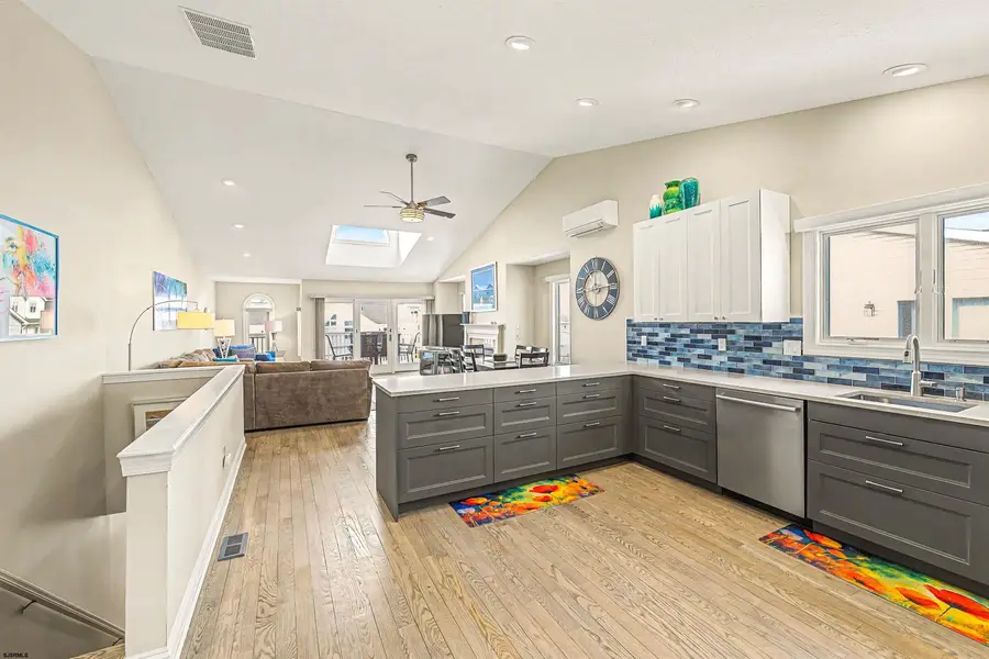 223 N Coolidge Ave, Margate City, NJ 08402 - #3