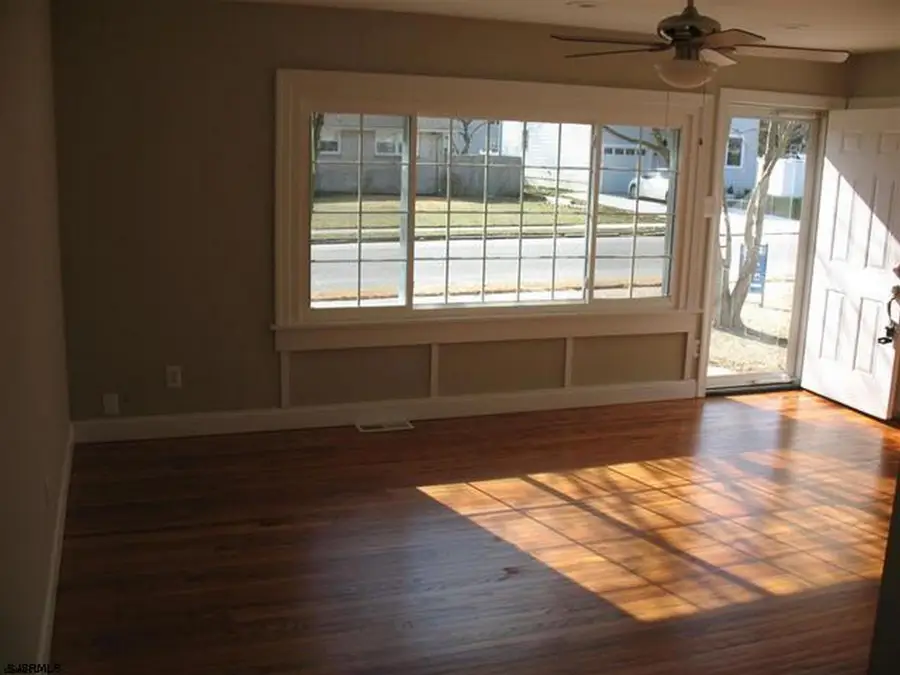 204 Barr Ave, Linwood, NJ 08221 - #3