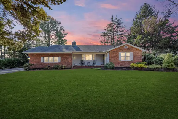 4 Mason Ave, Egg Harbor Township, NJ 08234