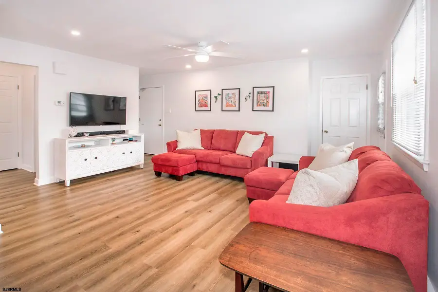 9506 Ventnor Ave #8, Margate City, NJ 08402-2283 - #3