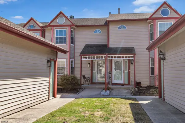 698 E Lake Front Cir, Galloway Township, NJ 08205