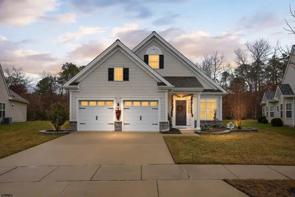 11 Daffodil Road, Egg Harbor Township, NJ 08234