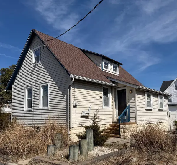 24 Miller Ln, Somers Point, NJ 08244