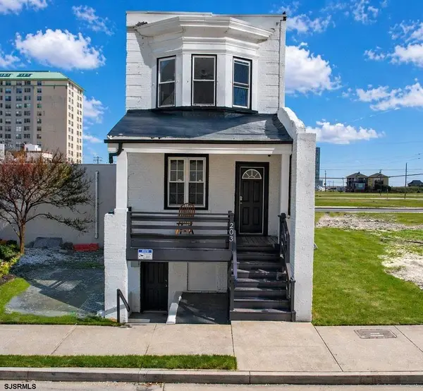 203 S Metropolitan Ave, Atlantic City, NJ 08401