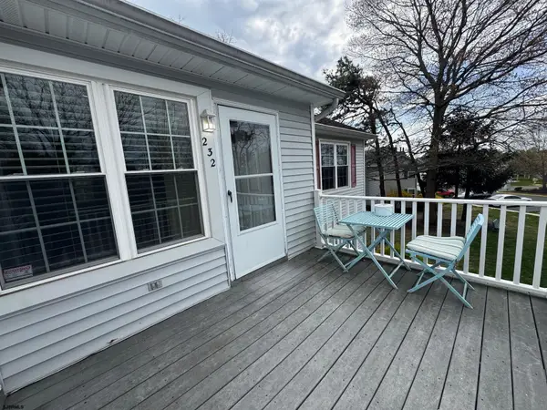 232 London Ct #232, Egg Harbor Township, NJ 08234