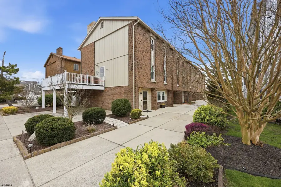 28 N Washington Ave, Margate City, NJ 08402 - #2