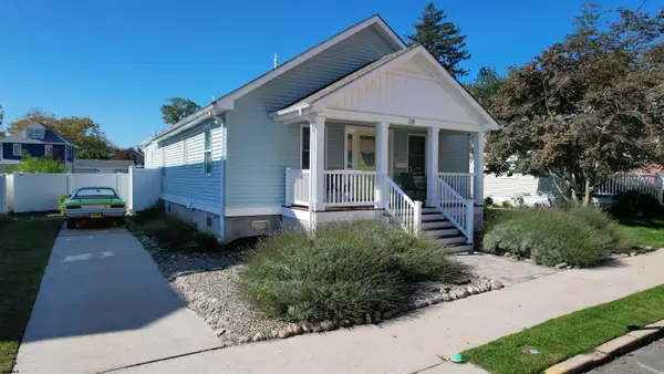 28 E New York Ave, Somers Point, NJ 08244