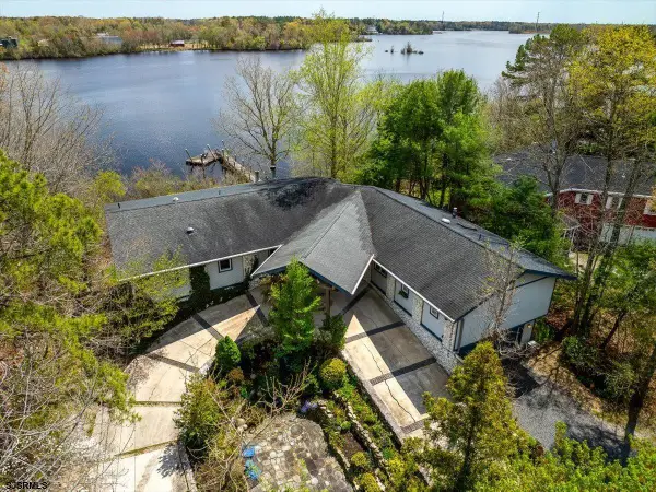 1115 Riverside Dr, Mays Landing, NJ 08330