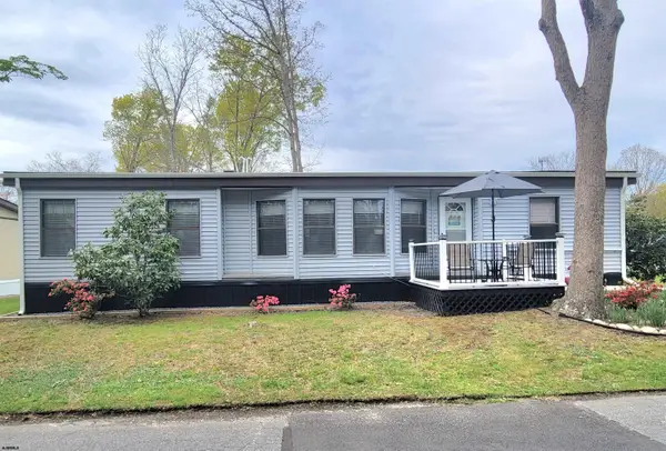 301 Jetty Dr, Egg Harbor Township, NJ 08234