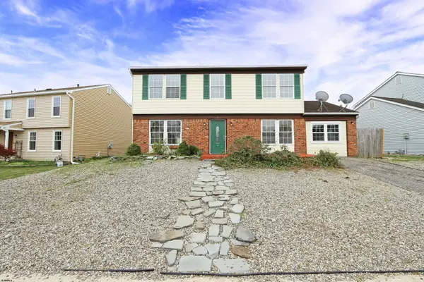 5 Compass Ln, Barnegat, NJ 08005