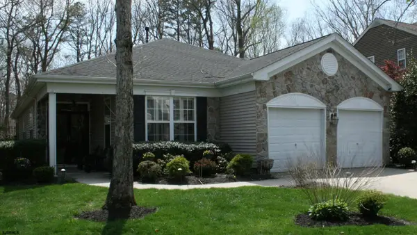 666 Country Club Dr, Egg Harbor City, NJ 08215