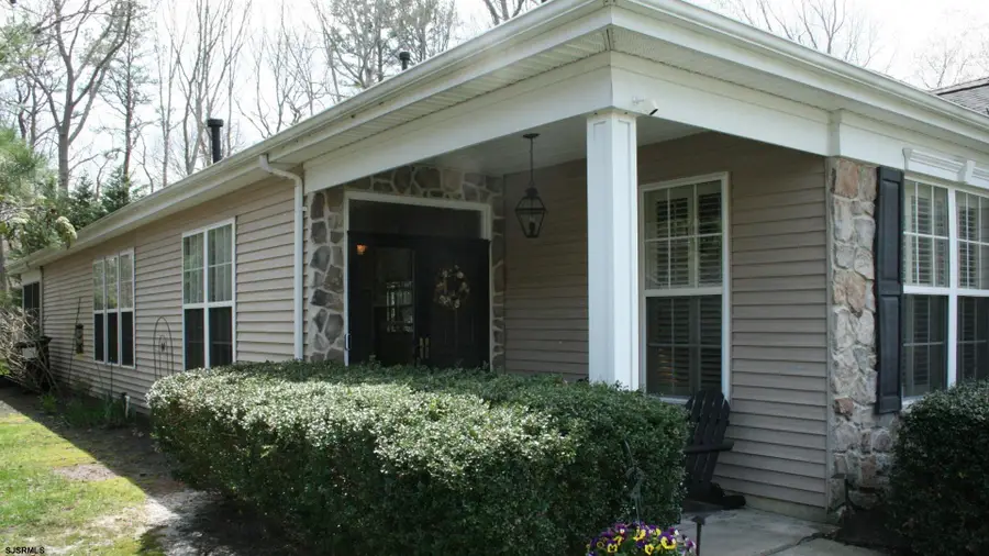 666 Country Club Dr, Egg Harbor City, NJ 08215 - #3