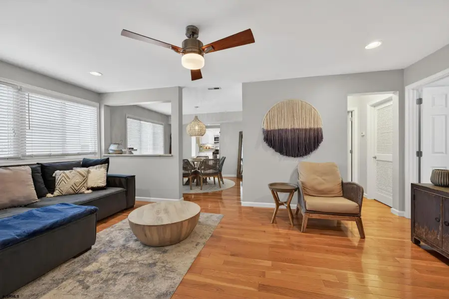22 S Washington Ave #2, Margate City, NJ 08402 - #3
