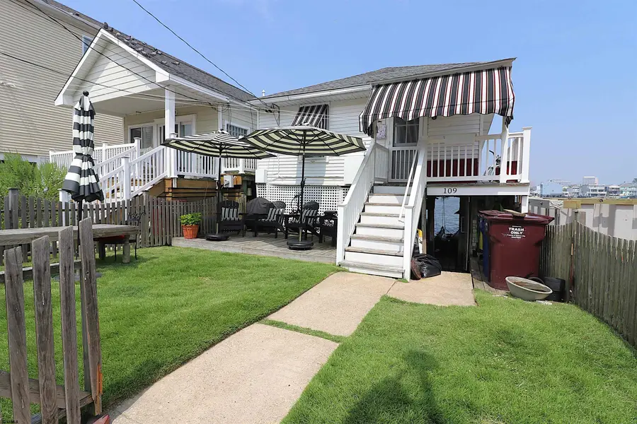 109 N Surrey Ave, Ventnor City, NJ 08406 - #2