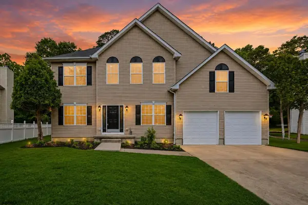 48 Chancellor Park Dr, Mays Landing, NJ 08226-2049