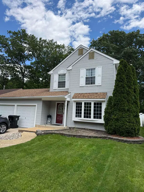 7 Woodstream Dr, Atco, NJ 08004