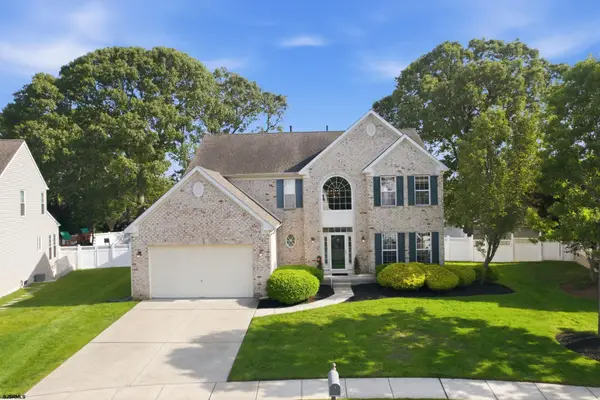 26 Crossing Dr, Linwood, NJ 08221