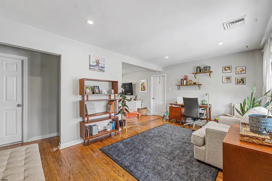 327 W Oakcrest Ave, Northfield, NJ 08225 - #3