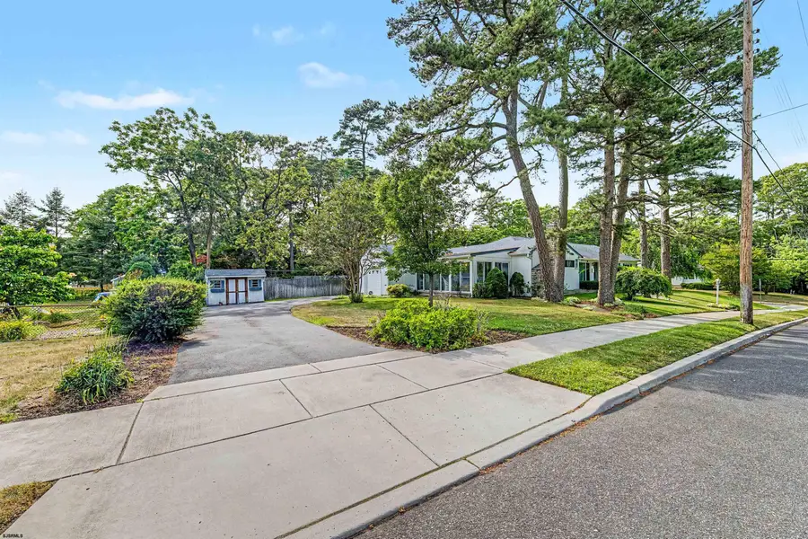 748 Bayview Dr, Absecon, NJ 08201-1209 - #2