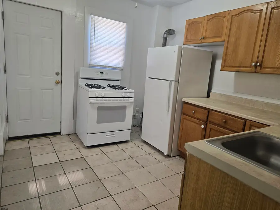 349 N Ocean Ave, Atlantic City, NJ 08401 - #2