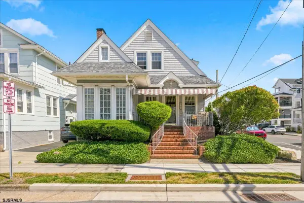 7106 Ventnor Ave, Ventnor, NJ 08406
