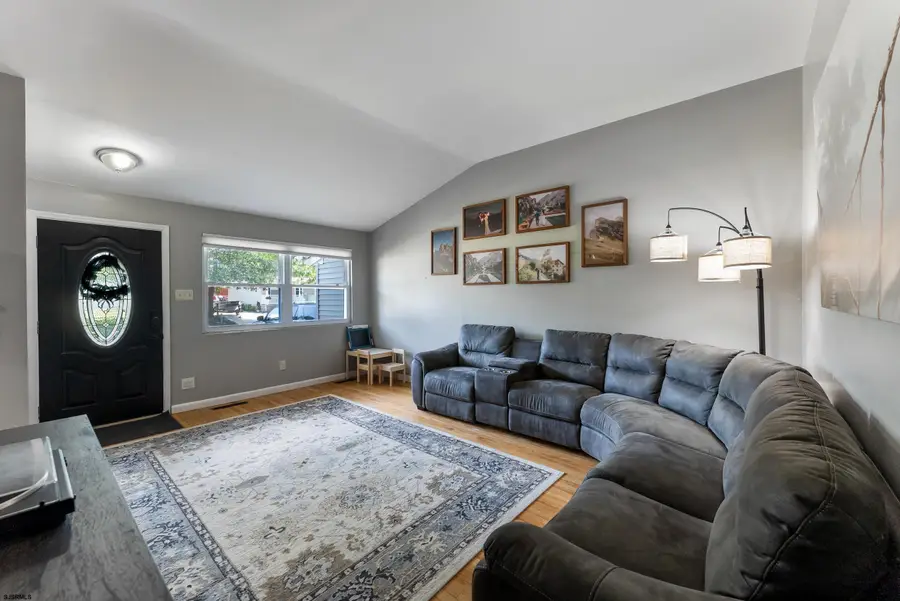 110 Pennsylvania Ave, Absecon, NJ 08201 - #3