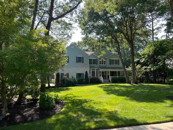 317 Island Ln, Egg Harbor Township, NJ 08234