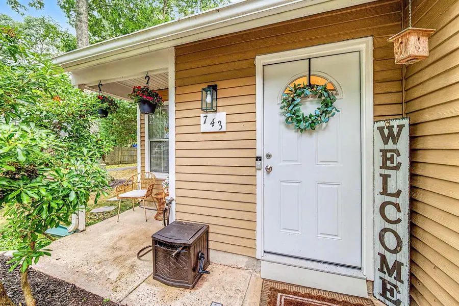 743 Ravenwood Dr, Smithville, NJ 08205 - #3