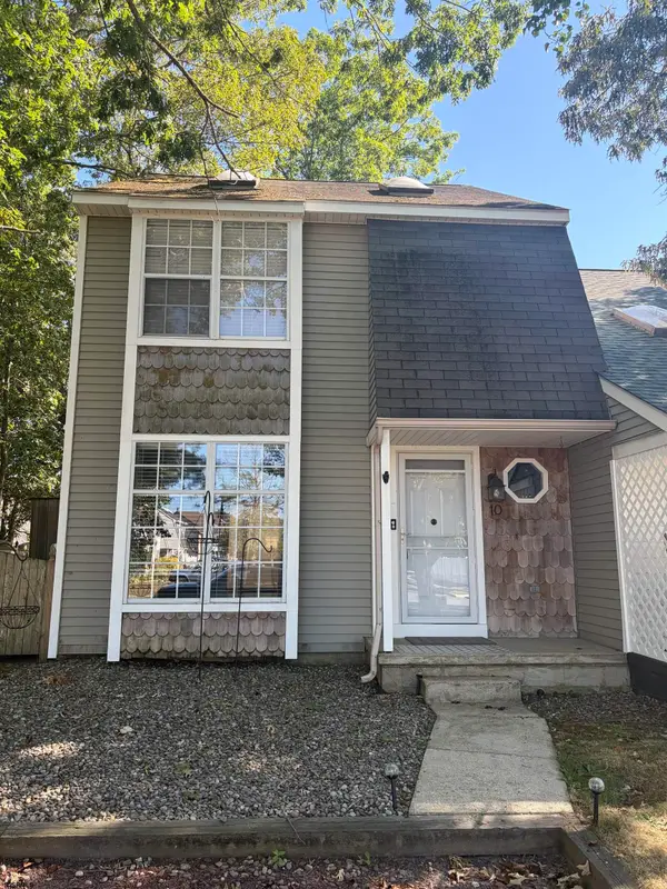 10 Cedar Ct, Somers Point, NJ 08244