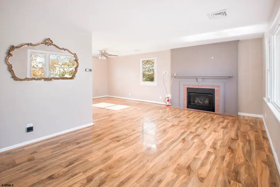 570 N Harrisburg Ave, Atlantic City, NJ 08401 - #3