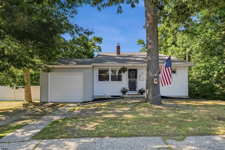 110 Pennsylvania Ave, Absecon, NJ 08201 - #2