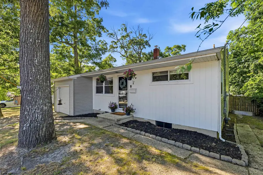 110 Pennsylvania Ave, Absecon, NJ 08201 - #3