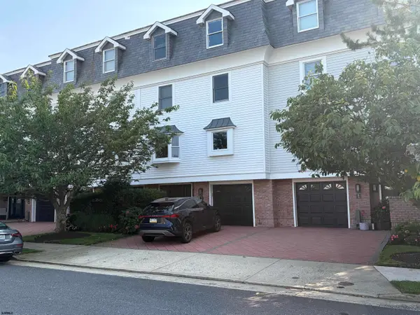 2 S Clermont Ave #2, Margate, NJ 08402
